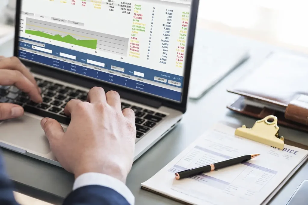 Análisis de información antes de invertir en una formación online